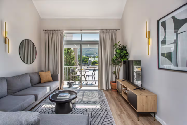 To Let 1 Bedroom Property for Rent in Oranjezicht Western Cape